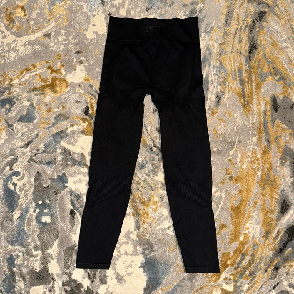 Women’s Black Victoria Secret Pink Leggings